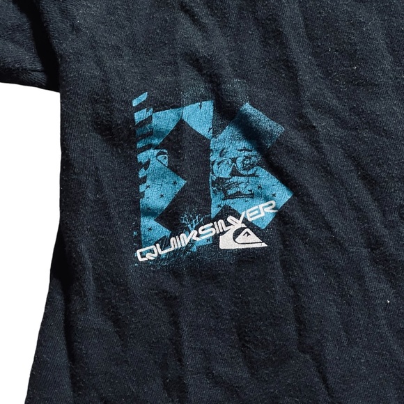 Quicksilver size large black shirt with colorful image on front & blue back logo - Picture 6 of 7